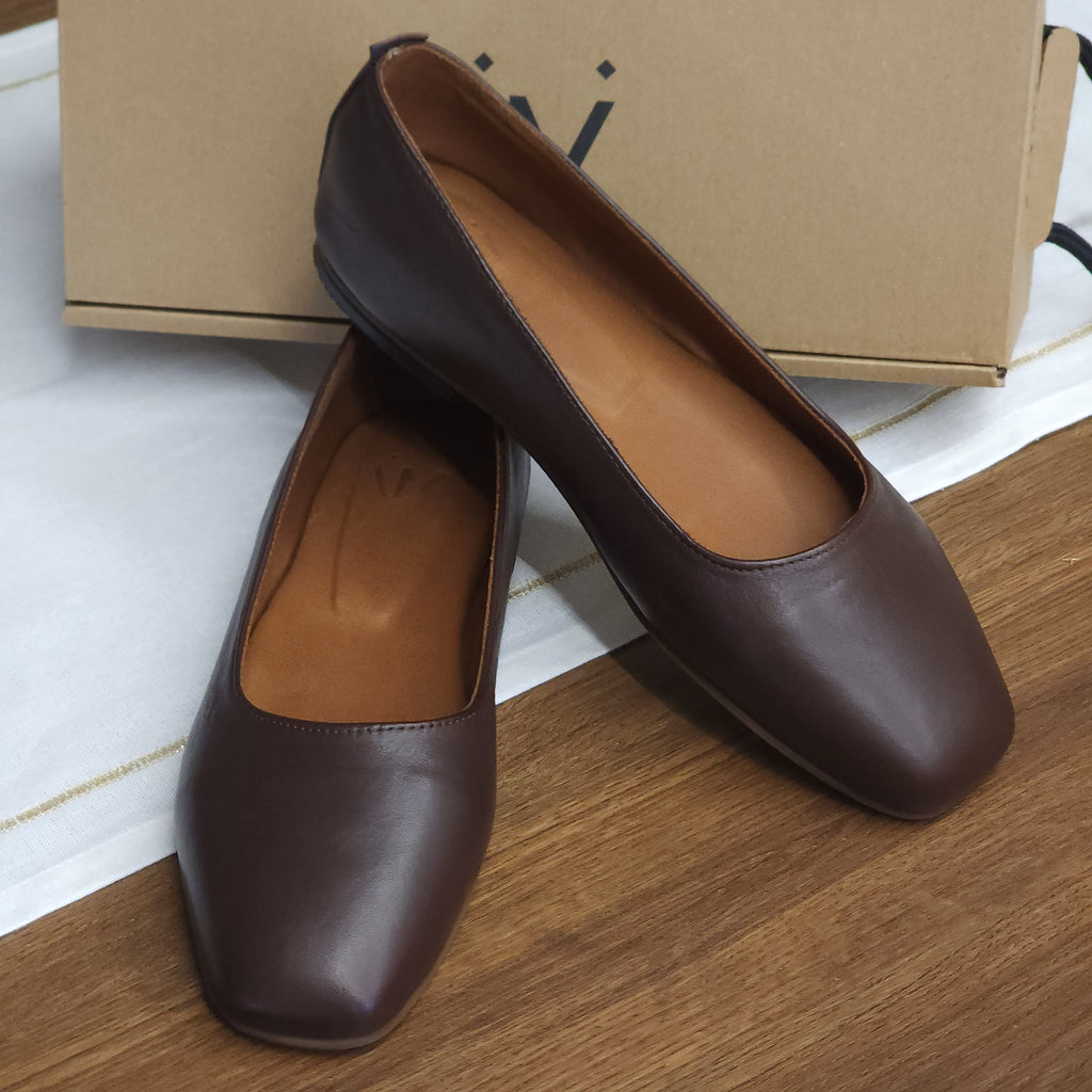 LÍNEA 01 - Square-Toe Ballet Flats - Brown