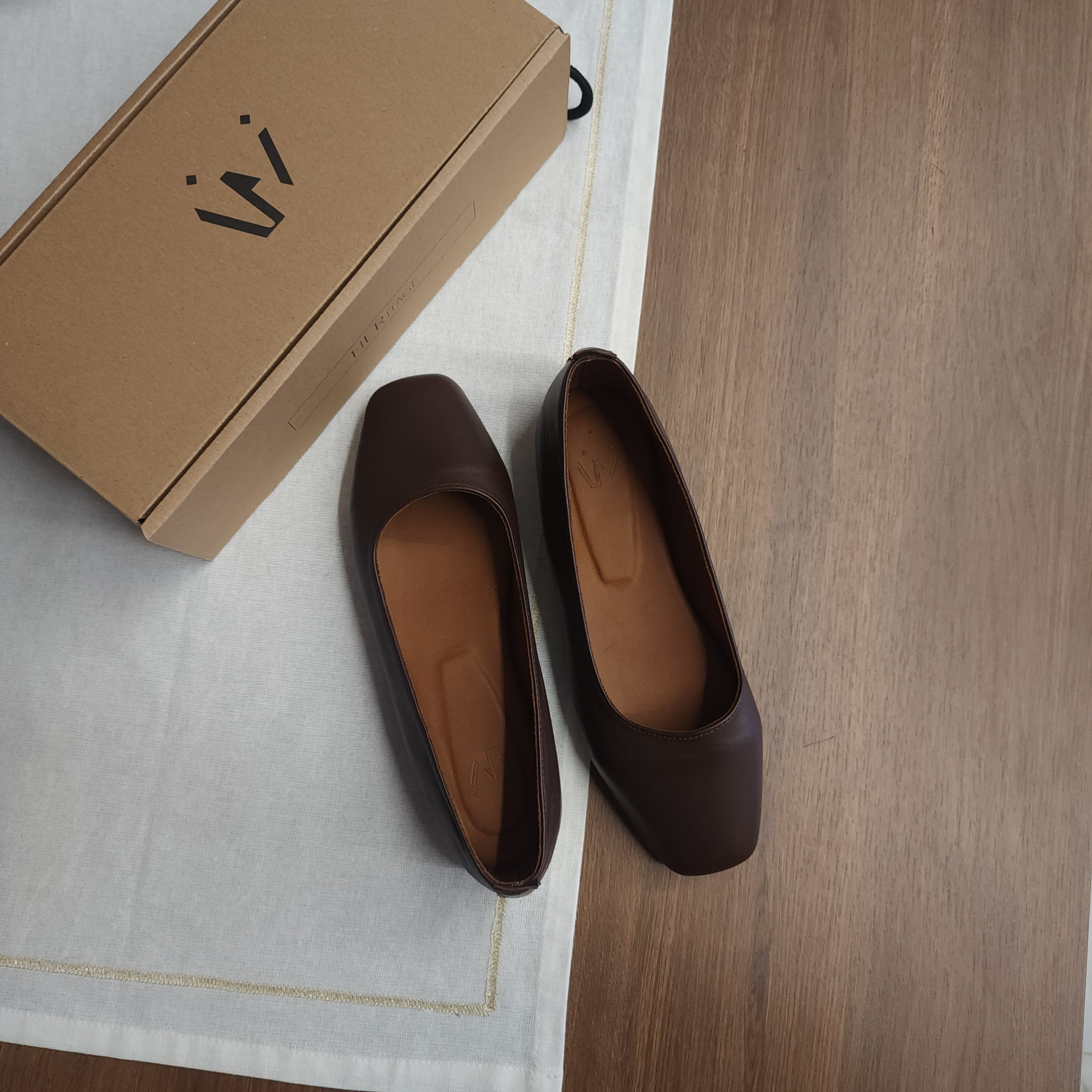 LÍNEA 01 - Square-Toe Ballet Flats - Brown