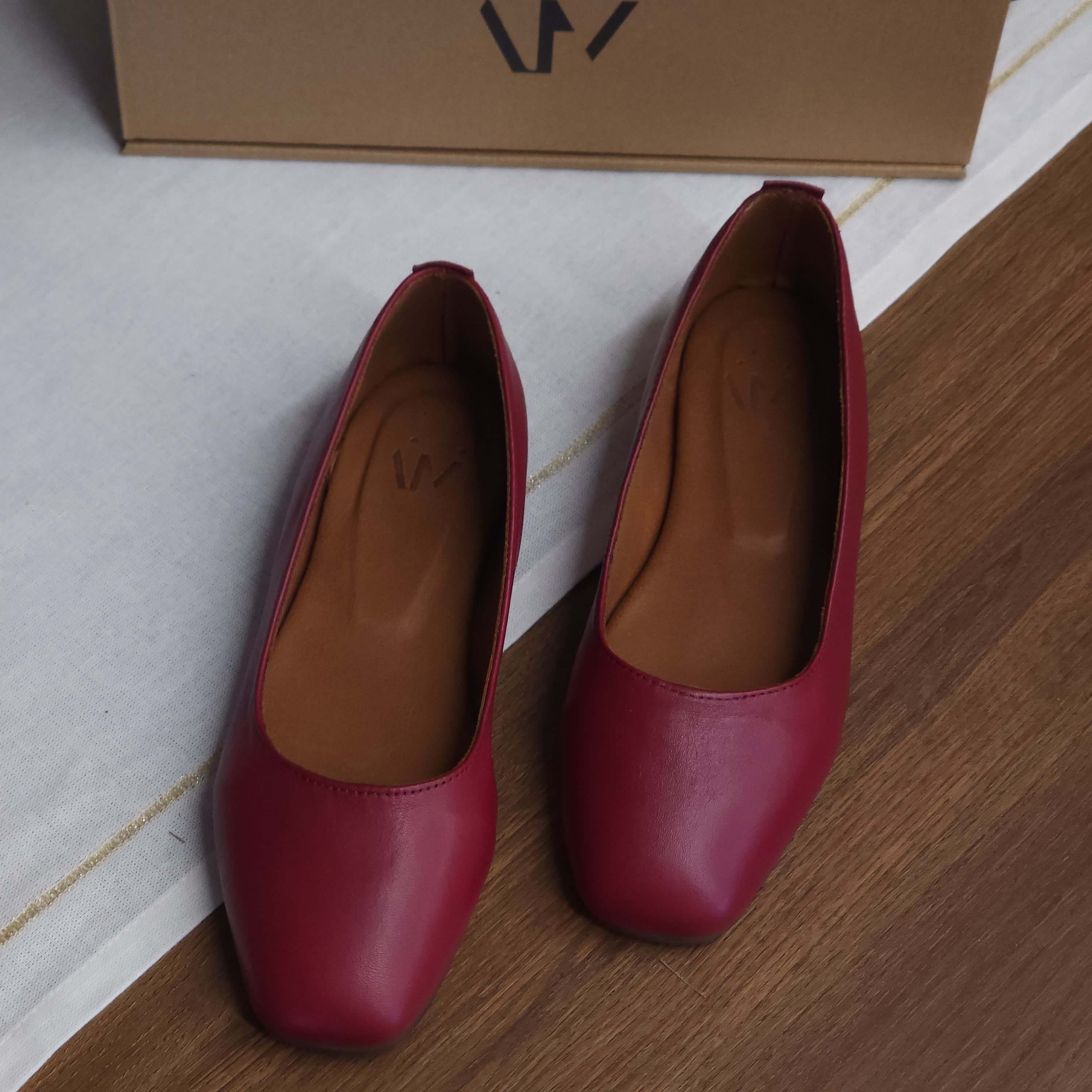 LÍNEA 01 - Square-Toe Ballet Flats - Burgundy Secondary image